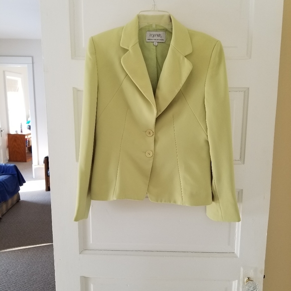 Three piece chartreuse suit - Picture 3 of 8